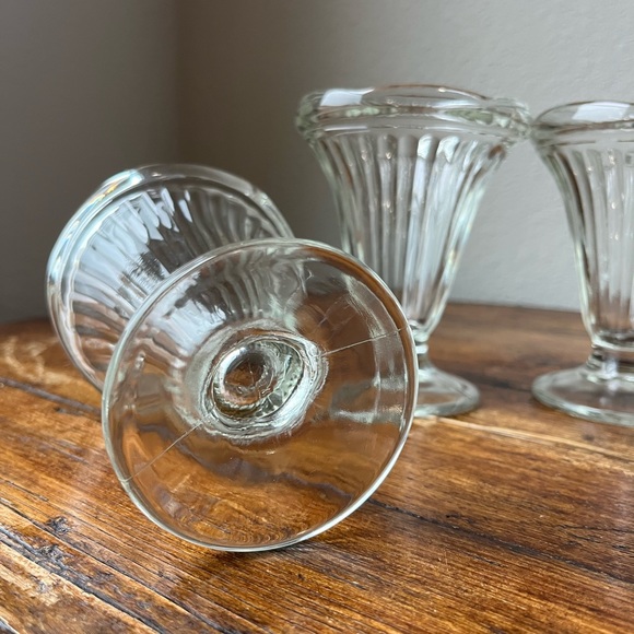 Vintage 1960’s Ice Cream Sundae Ribbed Glasses Set of 4 - Picture 5 of 6